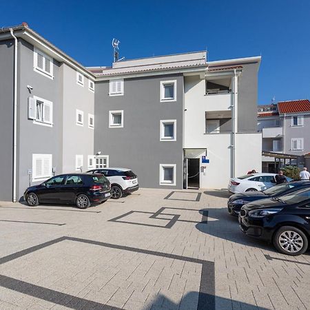 Apartments Crnekovic Tomislava 8A บัชกา ภายนอก รูปภาพ