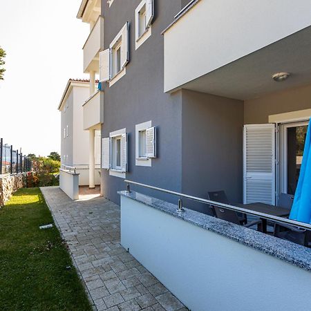 Apartments Crnekovic Tomislava 8A บัชกา ภายนอก รูปภาพ