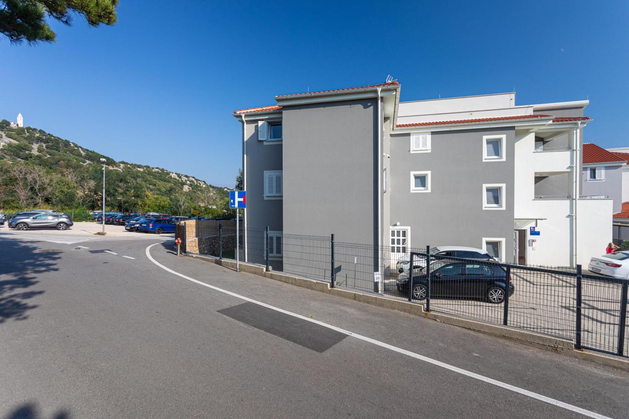 Apartments Crnekovic Tomislava 8A บัชกา ภายนอก รูปภาพ