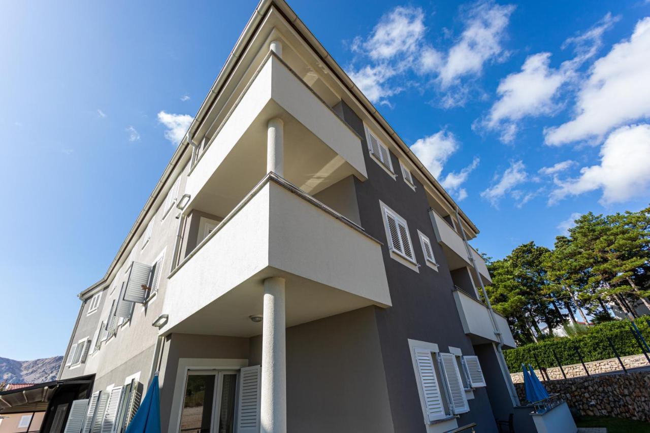 Apartments Crnekovic Tomislava 8A บัชกา ภายนอก รูปภาพ