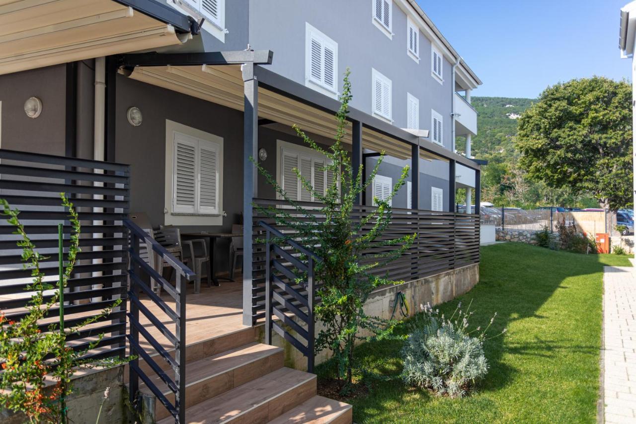 Apartments Crnekovic Tomislava 8A บัชกา ภายนอก รูปภาพ