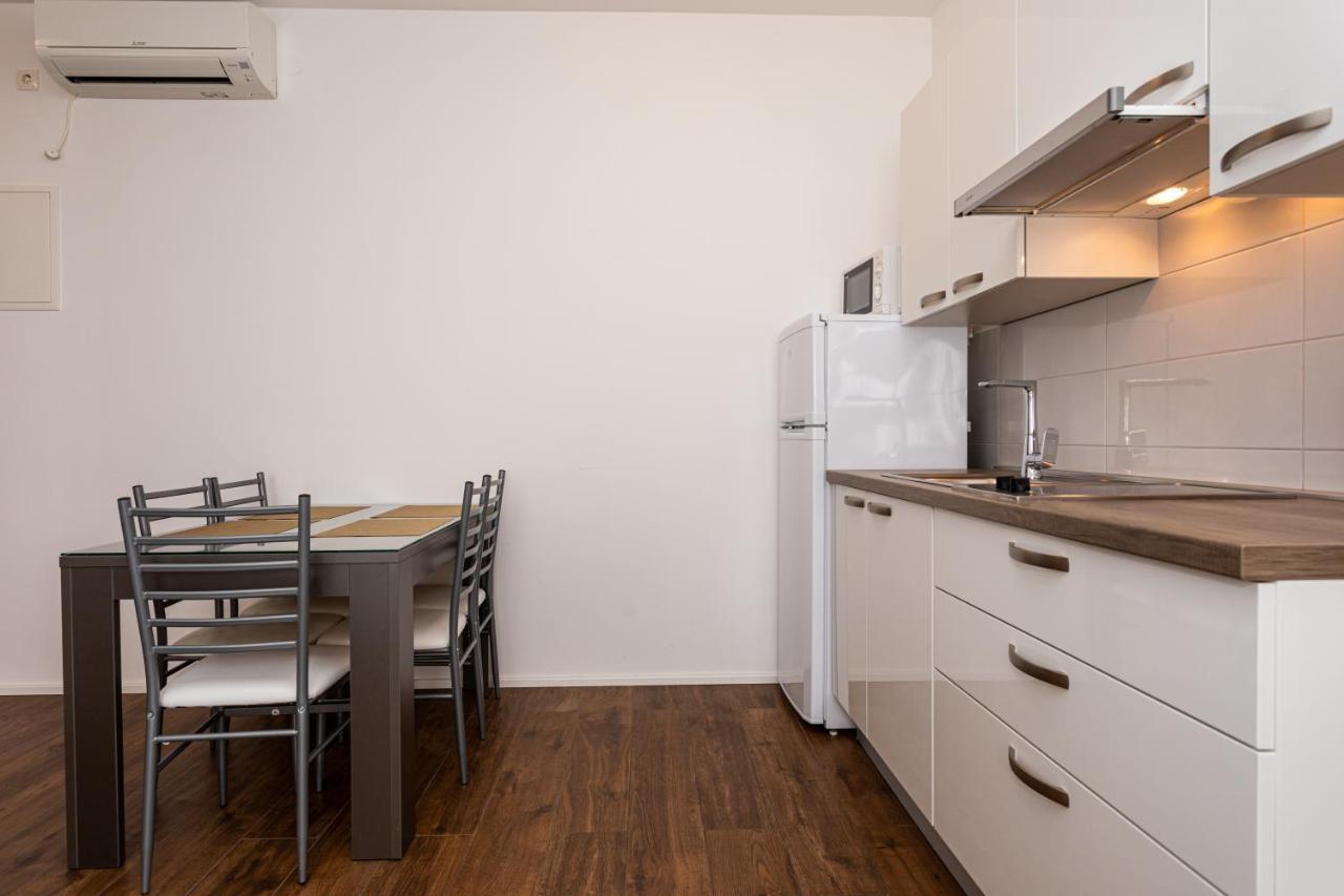 Apartments Crnekovic Tomislava 8A บัชกา ภายนอก รูปภาพ