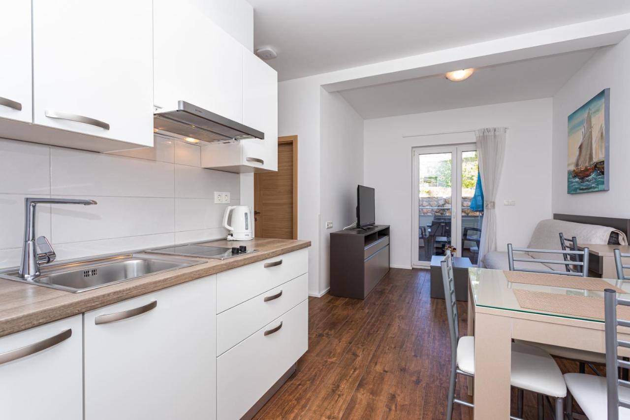 Apartments Crnekovic Tomislava 8A บัชกา ภายนอก รูปภาพ