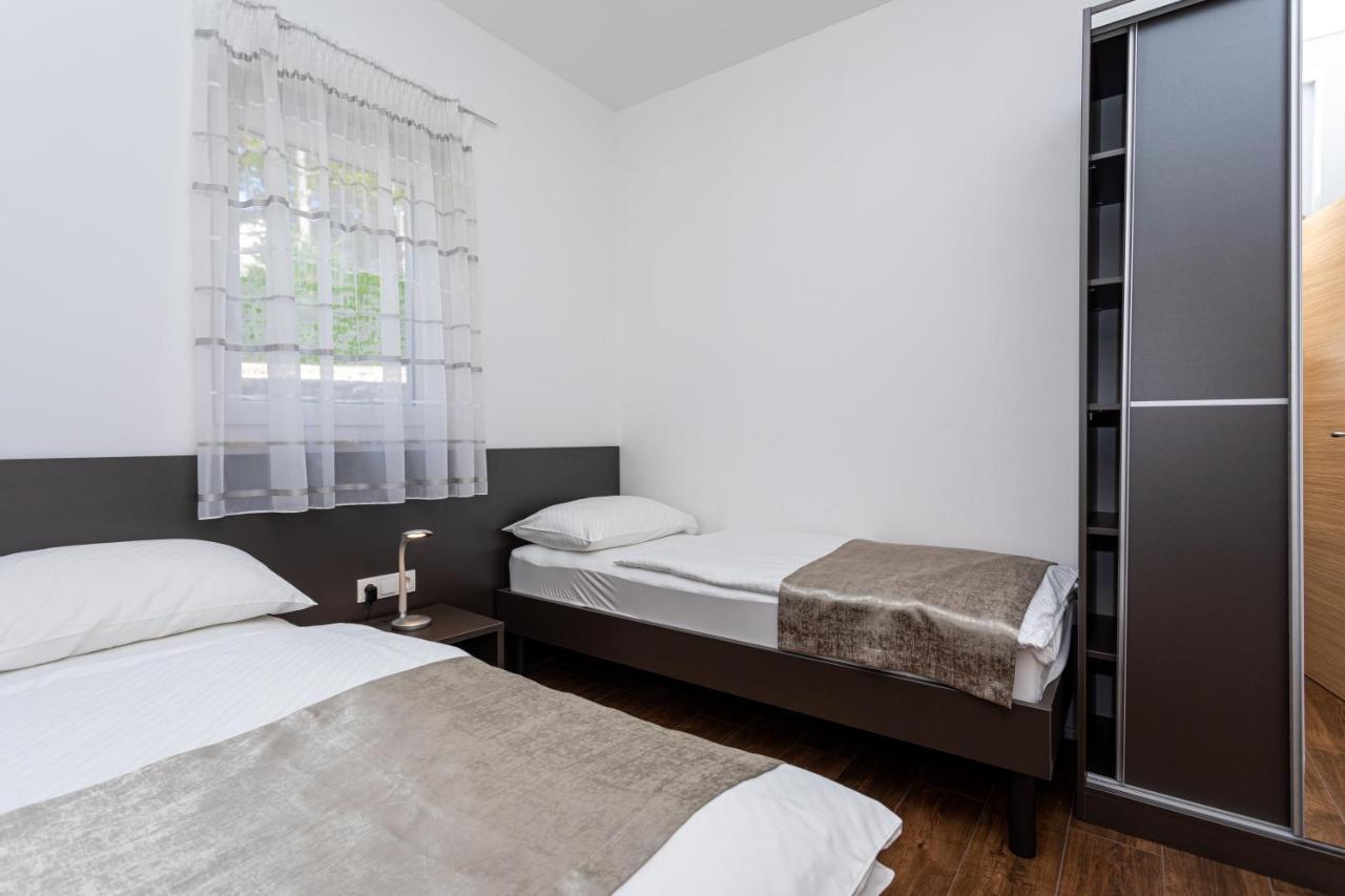 Apartments Crnekovic Tomislava 8A บัชกา ภายนอก รูปภาพ