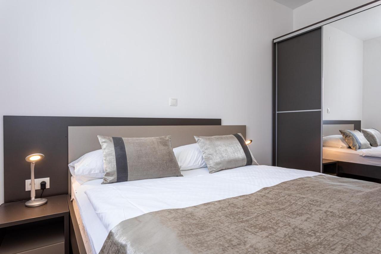 Apartments Crnekovic Tomislava 8A บัชกา ภายนอก รูปภาพ