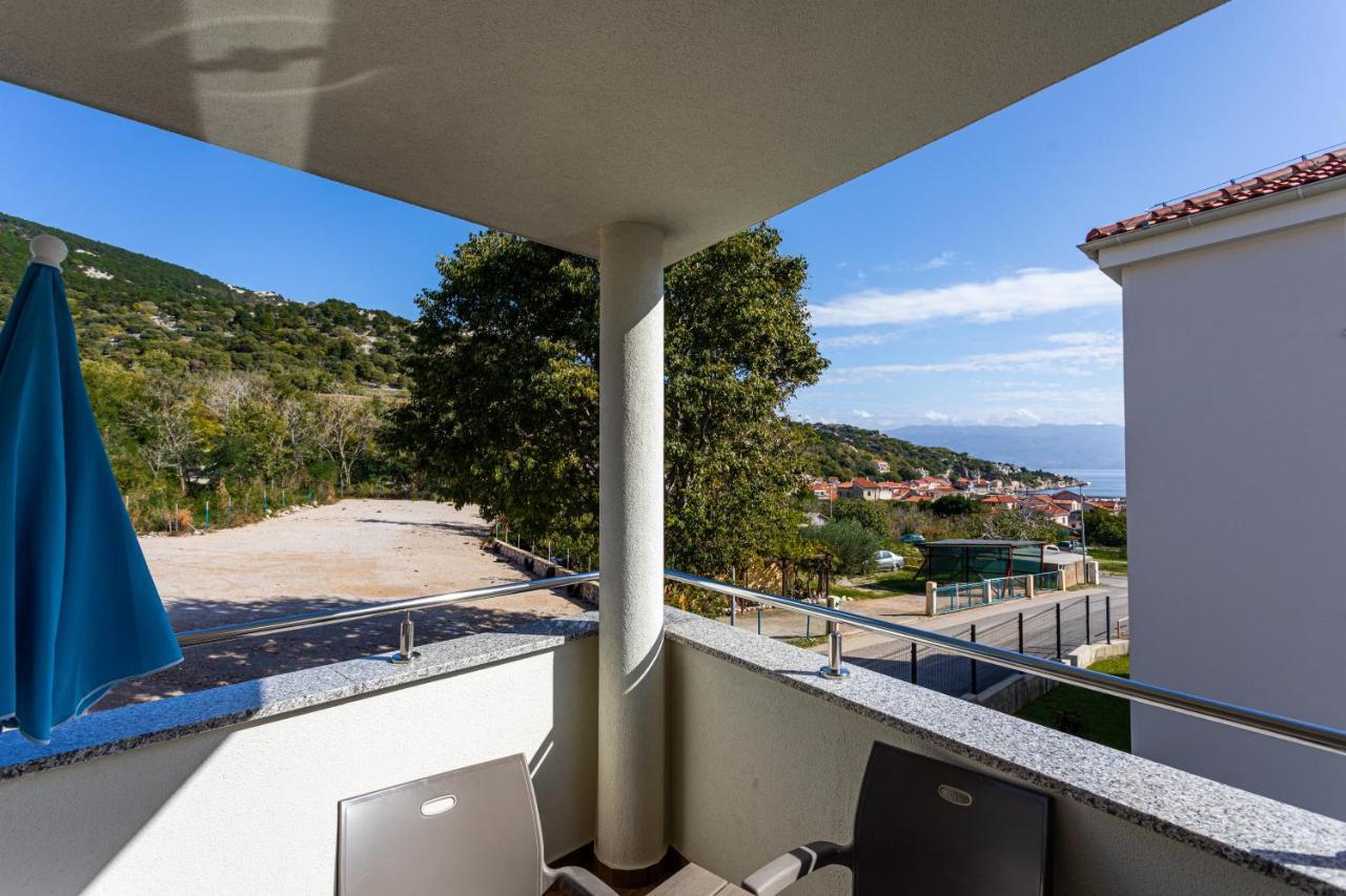 Apartments Crnekovic Tomislava 8A บัชกา ภายนอก รูปภาพ