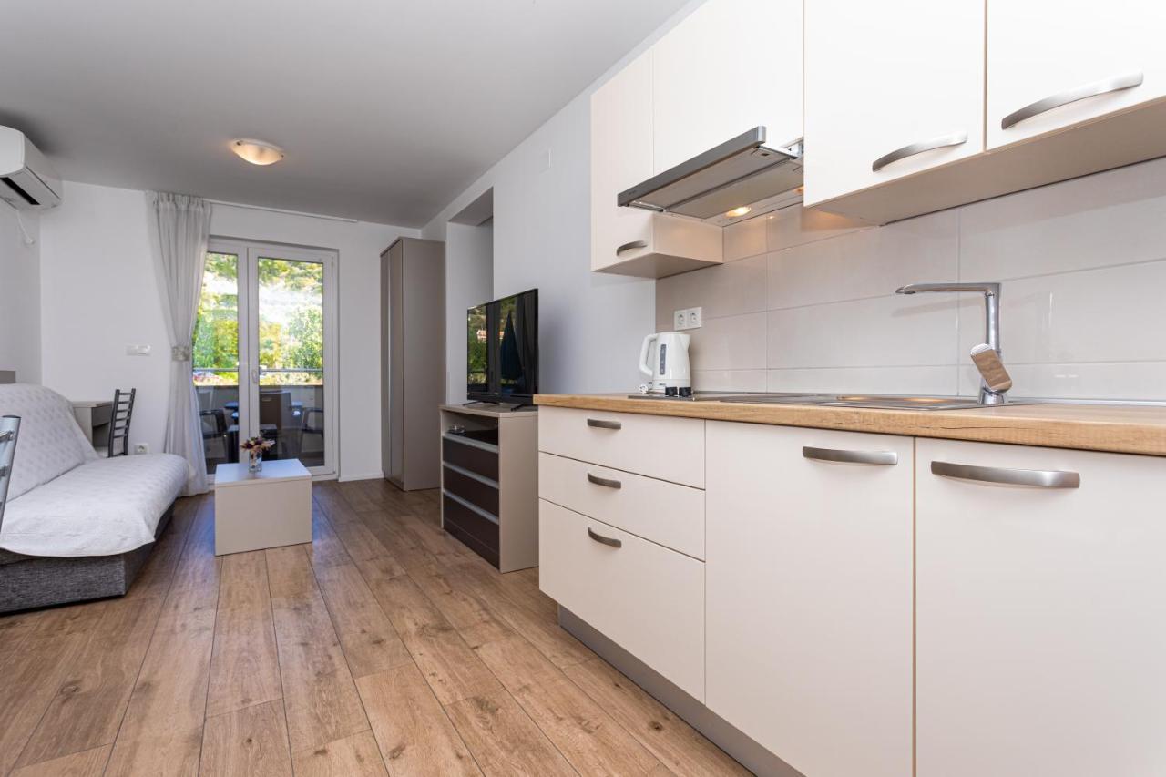Apartments Crnekovic Tomislava 8A บัชกา ภายนอก รูปภาพ