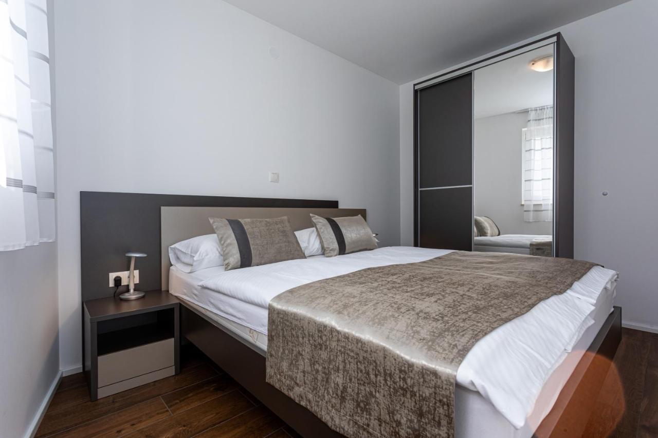 Apartments Crnekovic Tomislava 8A บัชกา ภายนอก รูปภาพ