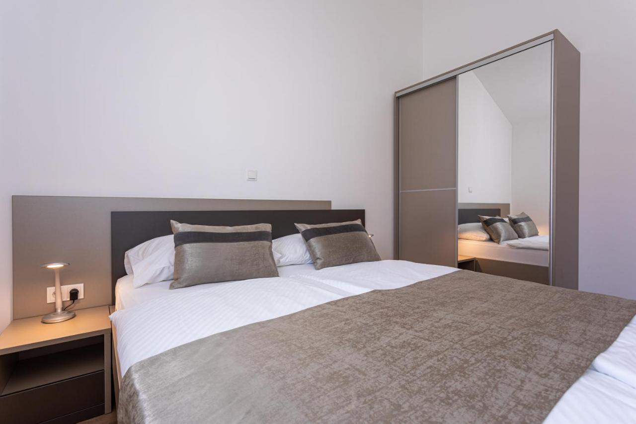 Apartments Crnekovic Tomislava 8A บัชกา ภายนอก รูปภาพ