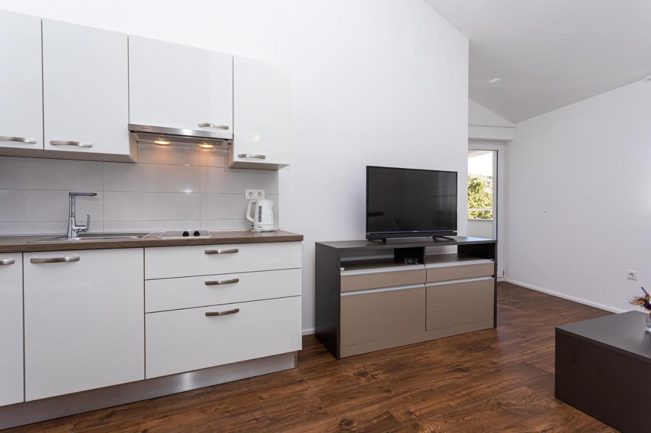 Apartments Crnekovic Tomislava 8A บัชกา ภายนอก รูปภาพ