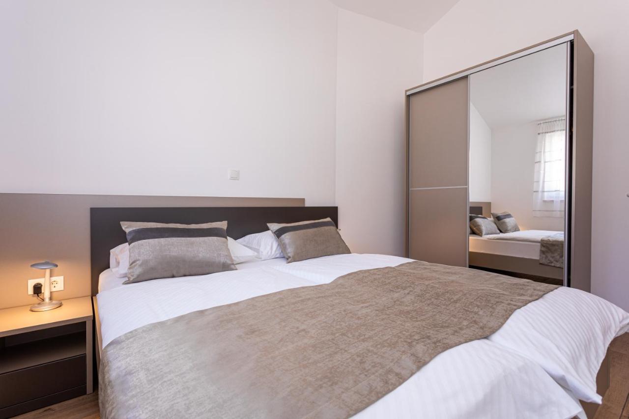 Apartments Crnekovic Tomislava 8A บัชกา ภายนอก รูปภาพ