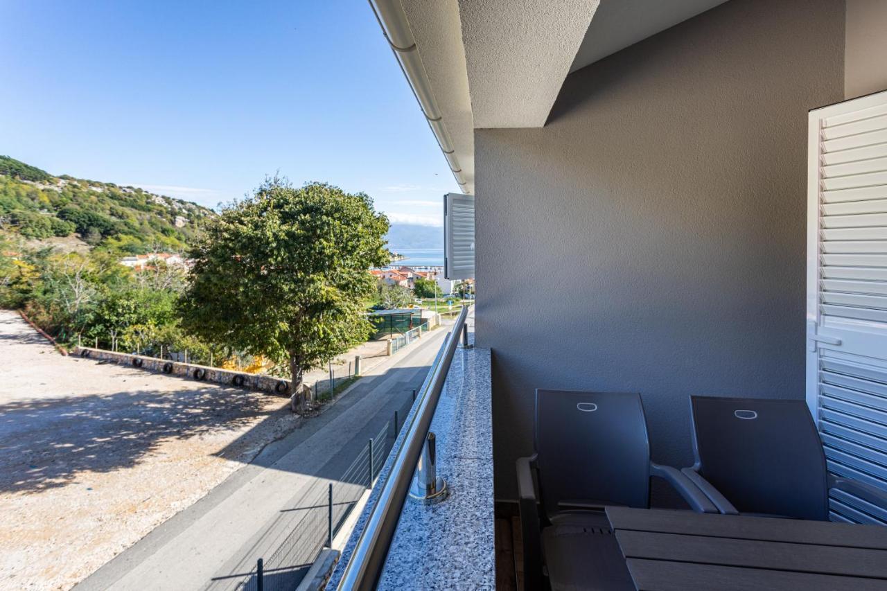 Apartments Crnekovic Tomislava 8A บัชกา ภายนอก รูปภาพ