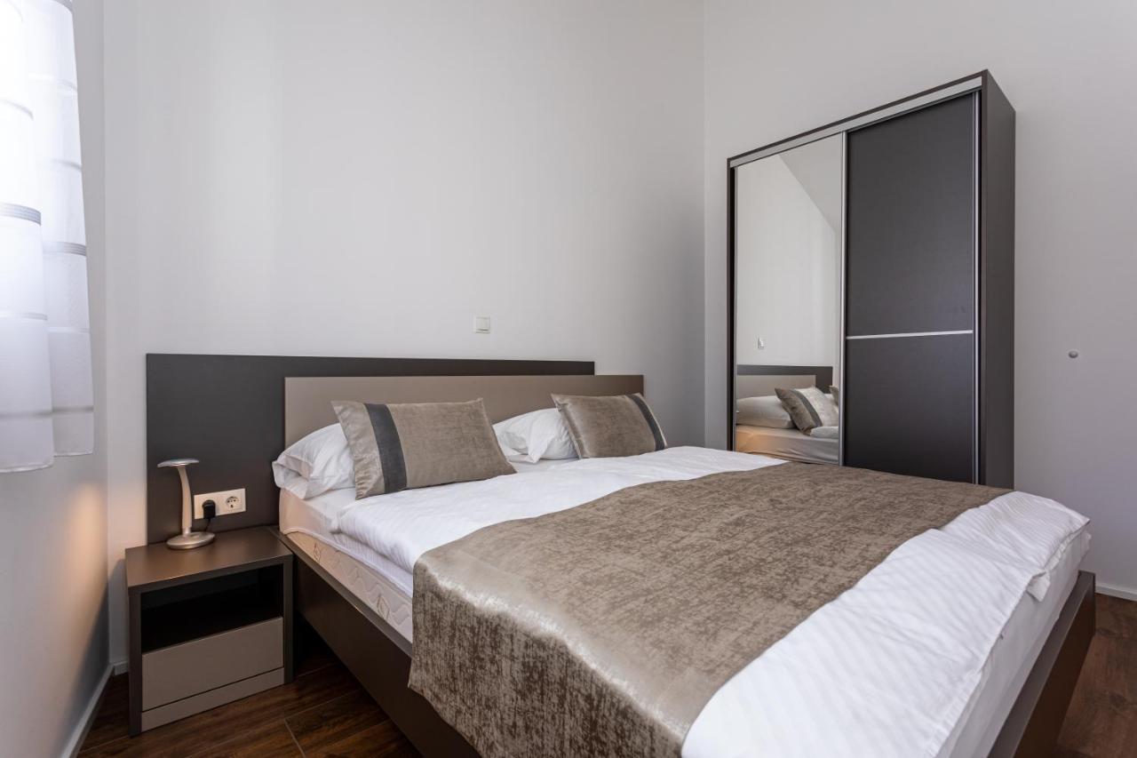 Apartments Crnekovic Tomislava 8A บัชกา ภายนอก รูปภาพ