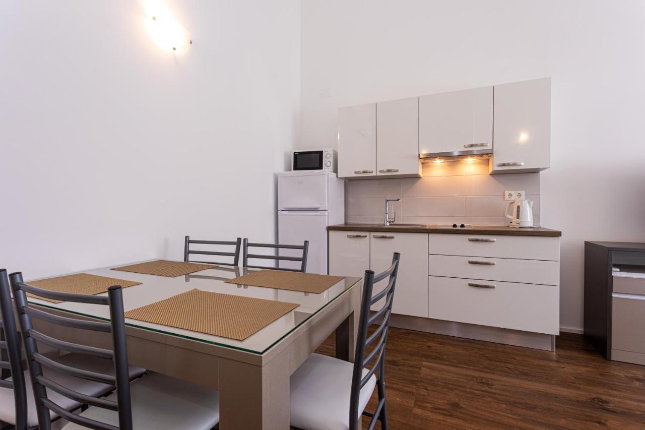 Apartments Crnekovic Tomislava 8A บัชกา ภายนอก รูปภาพ