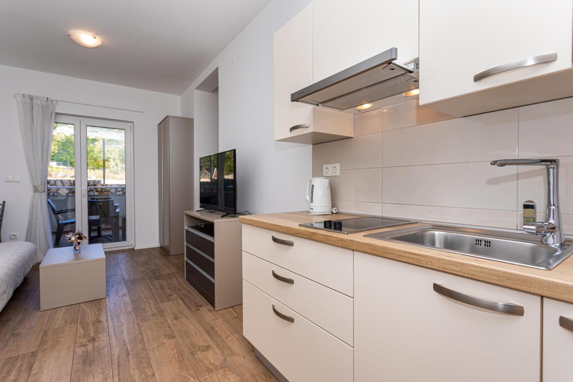 Apartments Crnekovic Tomislava 8A บัชกา ภายนอก รูปภาพ
