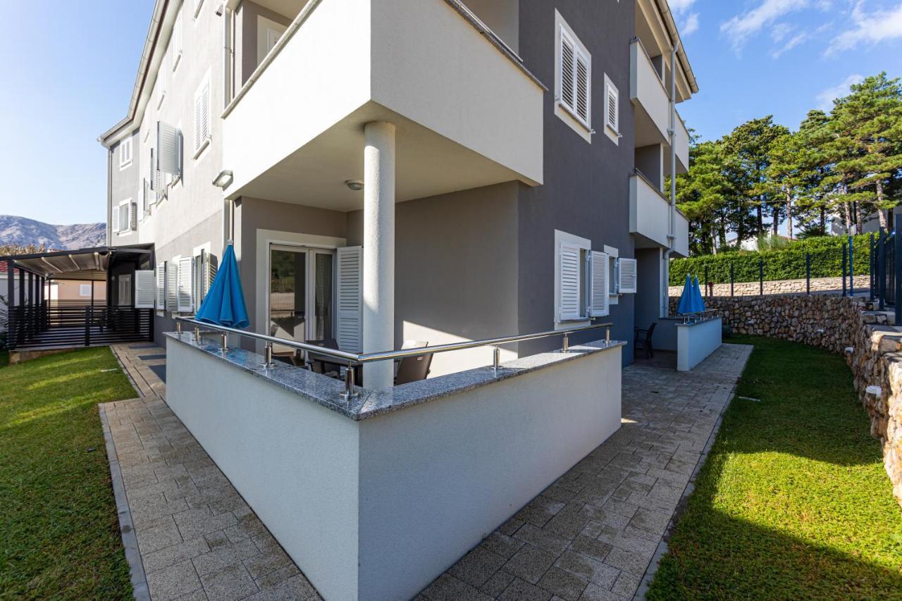 Apartments Crnekovic Tomislava 8A บัชกา ภายนอก รูปภาพ